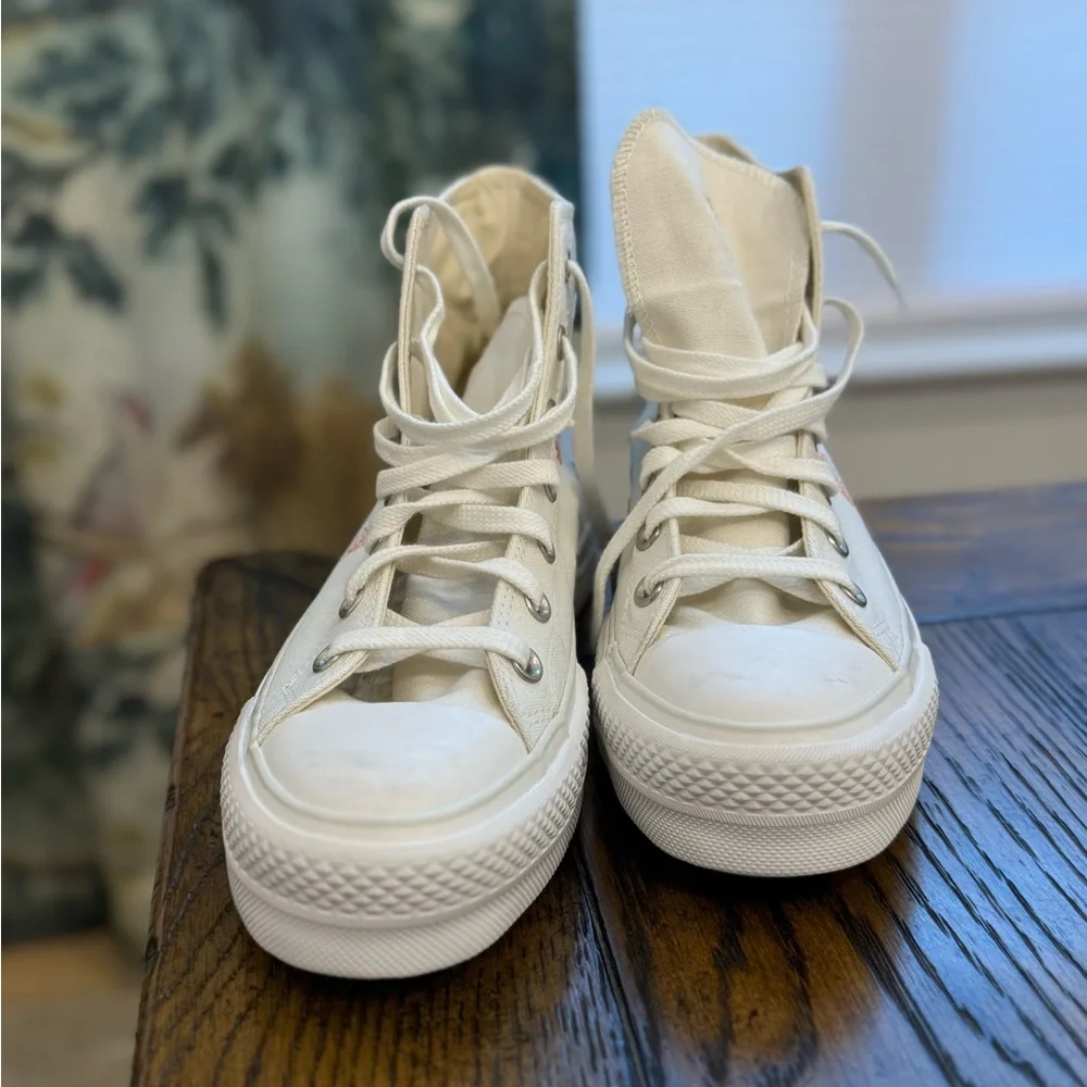 Converse Chuck Taylor All Star Lift Platform 'It's Okay To Wonder' Size 9